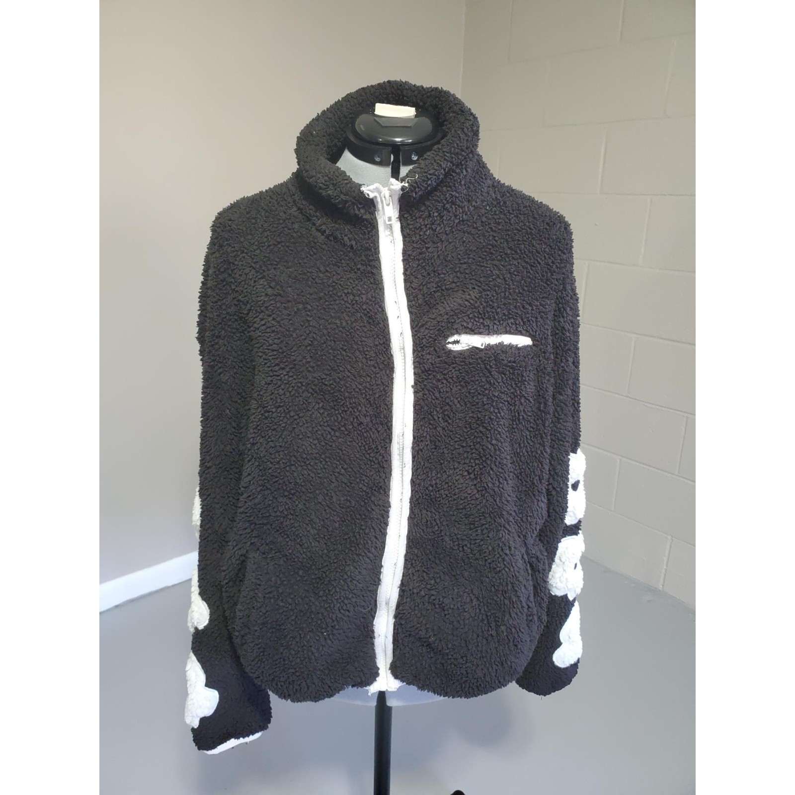 Shein Women Size 6 Long Sleeve Teddy Zip Jacket Fleece Black White Floral Pocket